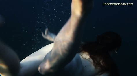 Hotties Naked Alone In The Sea