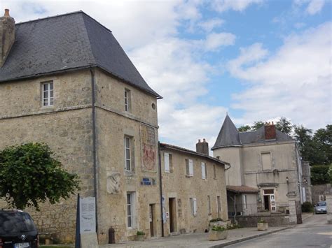 Château de Lusignan Lusignan 11 ème siècle 16 ème siècle Structurae