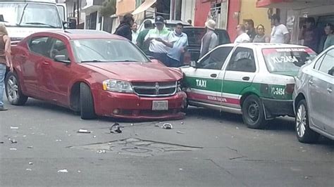 Choque Entre Auto Y Taxi Deja Una Lesionada En Colonia 3 De Mayo