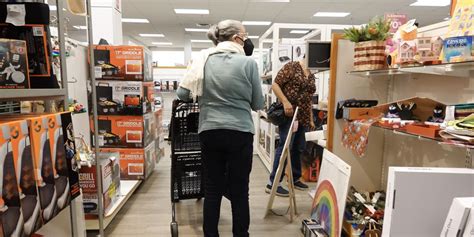 Kohl’s Stock Soars After Troubled Retailer Shows Signs of Improvement - WSJ