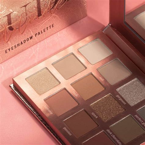 Nude Ttitude Eyeshadow Palette