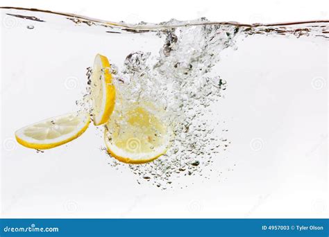 lemon slice  water