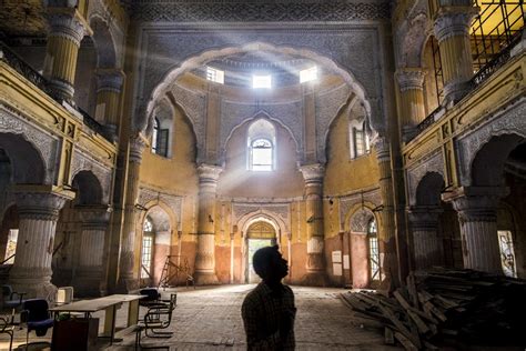 7 Tips To Help You Shoot Great Architecture Photos On Your Next
