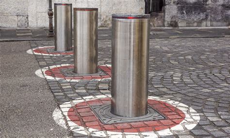 Купить автоматические выдвижные болларды в промышленном предприятии «АПИТ»