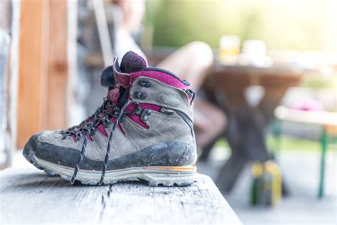 Top 10 Best Hiking Boots for Winter - ( Highly Affordable ) - Retortnow