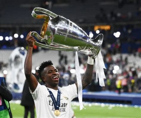 Notícias Vinicius Júnior renova o Real Madrid até 2027 Portal