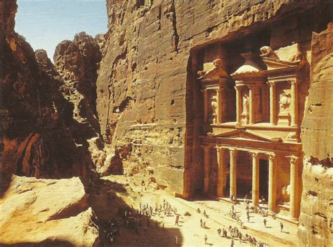 Cidade de Petra, na Jordânia, escavada na rocha; talvez identificável ...