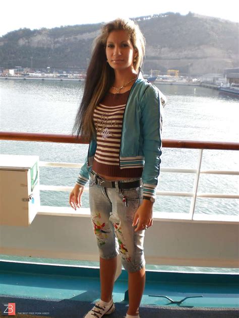 Tuerkin Damla Degrading Comments On That Muslim Tart ZB Porn