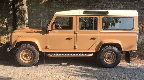 GT GALLERY | Gamme Unique by Gt Gallery, les Defender néo-rétro