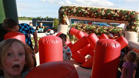 Fotogalerie Legenda Hot Wheels V Brn D Tsk Sny Si V Kr Lov Poli Plnili Mal I Velc