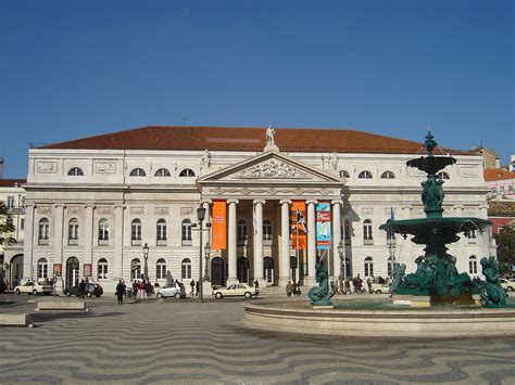 La Praça Do Rossio Est Le Cœur De Lisbonne