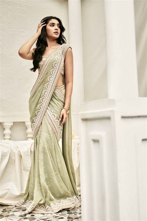 Krithi Shetty Hot Looks In Saree News In Telugu