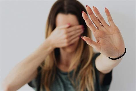 Νέα υπόθεση revenge porn στη Θήβα Για να με εκδικηθεί δημοσίευσε γυμνές φωτογραφίες