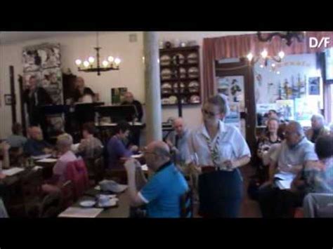 sex met blonde café chantant YouTube