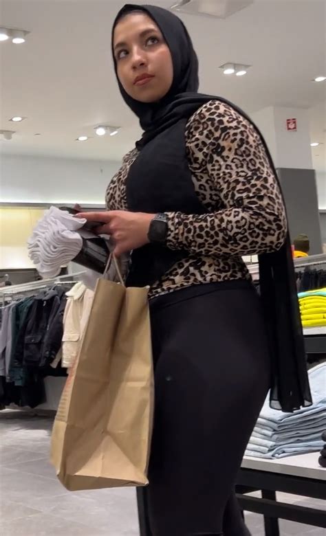 Incredible Arab HIJABI Ass In Leggings NOT OC Spandex Leggings Yoga Pants Forum