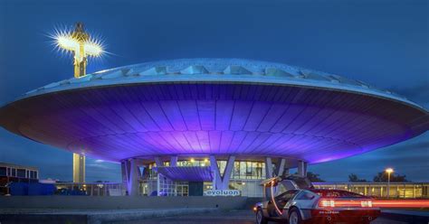 Eindhoven Evoluons Retrofuture Ausstellung Ticket Getyourguide