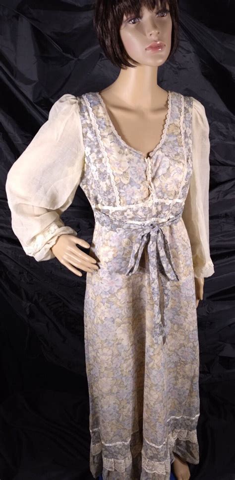 Vintage Medieval Dress Renaissance Festival Floral Fa Gem