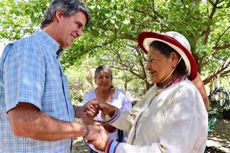 El turista Prat Gay tiene la bendición de la Pachamama para ganarles a Cano y a Silvia y ser el