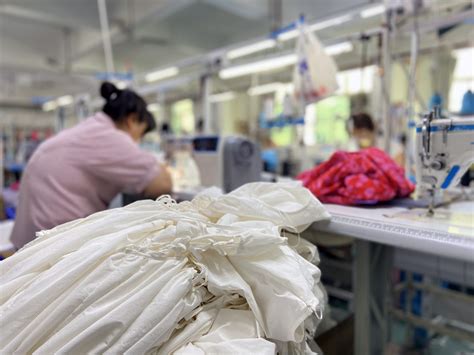 Future fashion trends will incorporate more male fringe haircuts 19