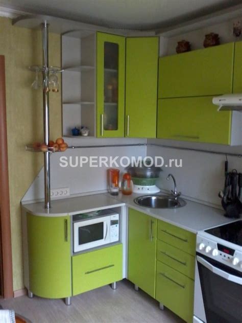 Маленькая яркая кухня в современном стиле купить на заказ в Барнауле