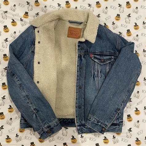 Levi’s Denim Sherpa Jacket 💙🤠 Cute casual denim... - Depop