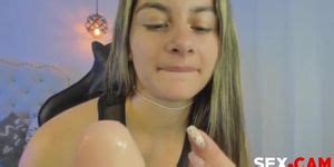 Honey Girl Show Off Her Hot Body For Her Livestream Fans Tnaflix