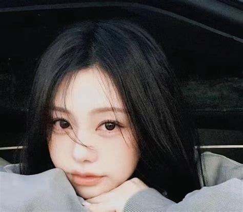 LULU Cam Model Free Live Sex Show Chat Stripchat