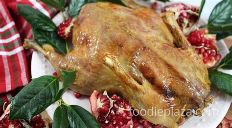 Утка, запеченная целиком в фольге в духовке - Foodie Plaza