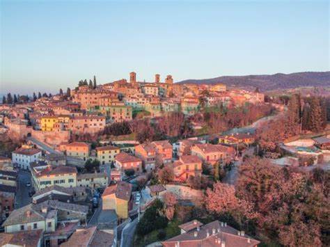 Deruta Alla Scoperta Del Borgo Della Ceramica In Umbria