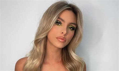 Lele Pons Disfruta De La Navidad Desde Miami Con Bikini