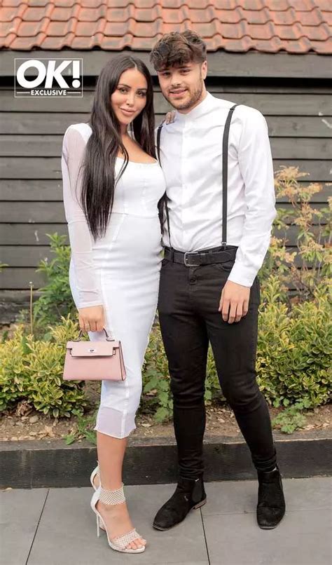 Pregnant Marnie Simpson Poses Completely Naked In The Shower As She Proudly Shows Off Blossoming