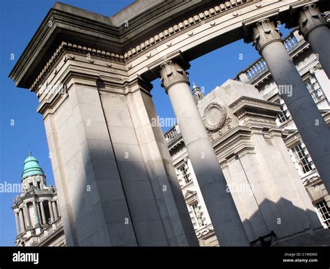 Donegal Square Hi Res Stock Photography And Images Alamy