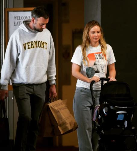 Jennifer Lawrence Husband & Kids | Details on her Married Life here