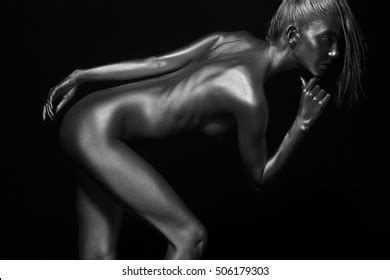 Hundred Naked Woman Silver Body Paint Royalty Free Images Stock Photos Pictures Shutterstock