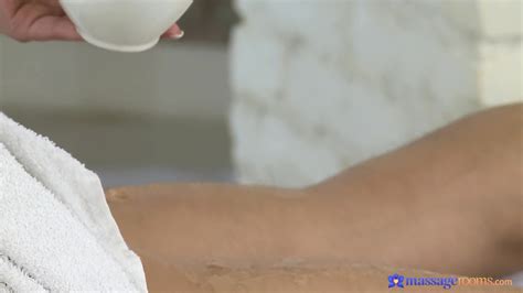 Horny Masseuse Gets Her Pussy Filled With A Big Dick Romaneta Rosse