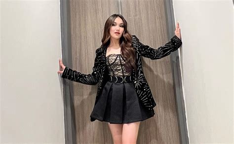 Klarifikasi Ayu Ting Ting Usai Pegang Tangan Ji Chang Wook Okezone
