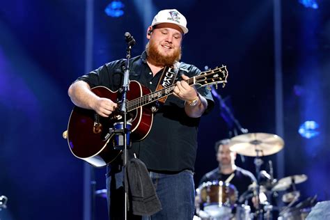 Luke Combs Announces New 2024 Growin Up And Gettin Old Tour Dates