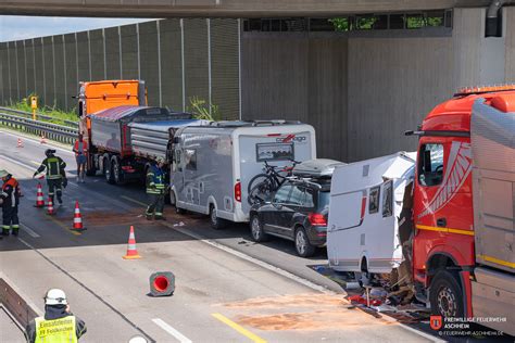 189 Technische Hilfe THL 4 VU LKW Bus Leer Person Eingeklemmt