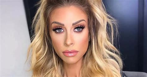 Mrs Hinch Giggles As Naked Bath Snap Accidentally Shows Reflection Of