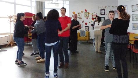 Une initiation à la danse bretonne Unité d Enseignement