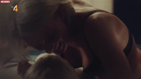 Карина Смолдерс nude pics Страница