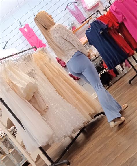 Super Hot Blonde Perfect Ass And Vtl Oc Spandex Leggings Yoga Pants Forum