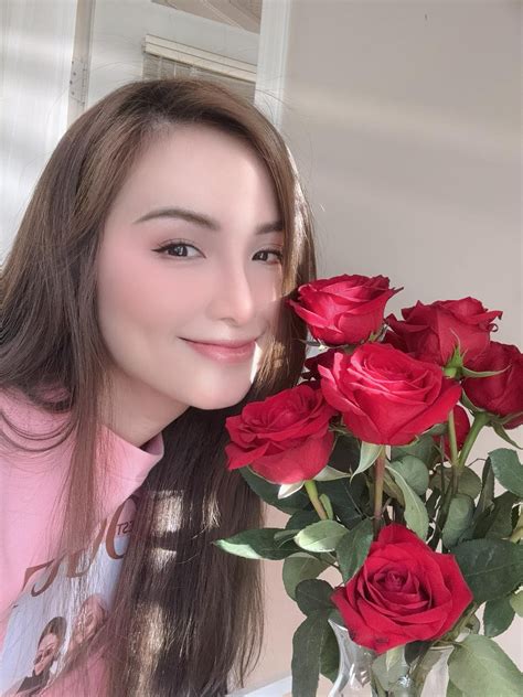 Hoa H U Gi Ng My Sexy Tr C Bi N Thanh H Ng H U Ly H N N Ng R C V I Bikini