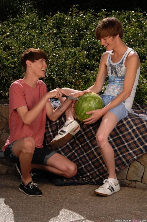 Twinks Elijah White Cody Cachet Fuck A Watermelon Before Having Oral