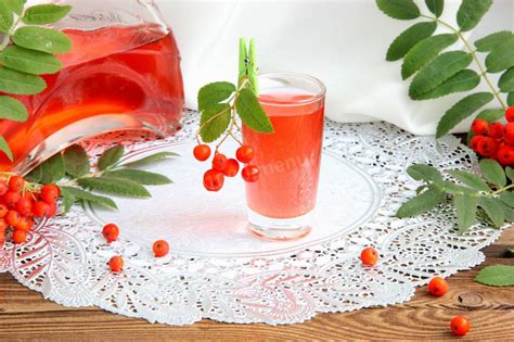 Настойка из красной рябины в домашних условиях на водке рецепт фото ...