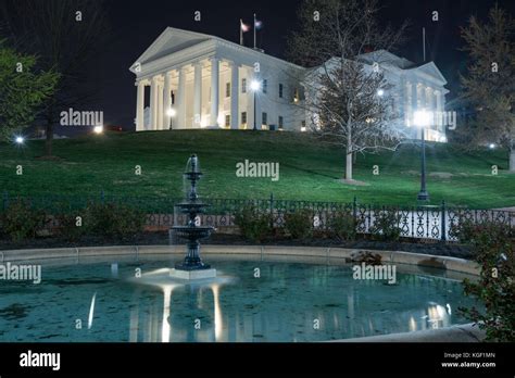 Virginia state capitol building in Richmond at night Stock Photo - Alamy