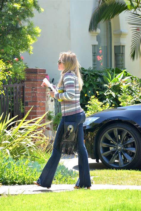 Hilary Duff Hot Celebs Home