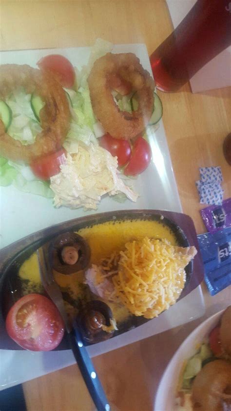 Moody Cow FAMILEY PUB and BED and BREAKFAST Restaurant - Best Food