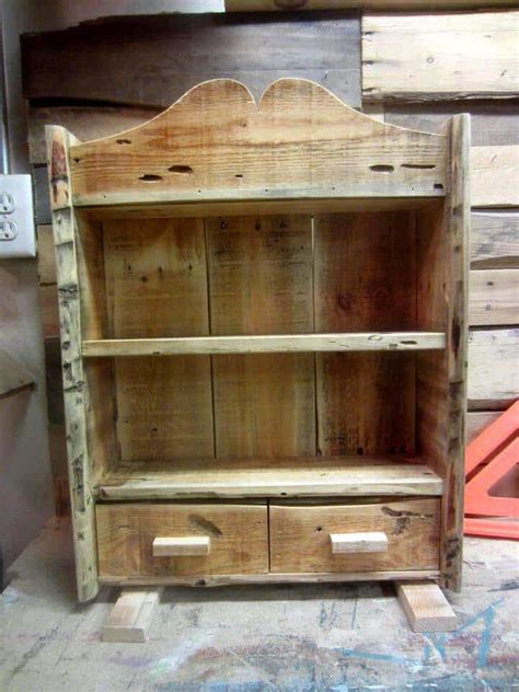 40 Fun and Functional Woodworking Projects to Do With Pallets or 2x4s ...