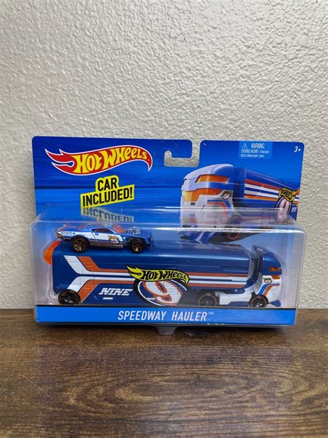 Hot Wheels Speedway Hauler Semi Truck Big Rig With Car